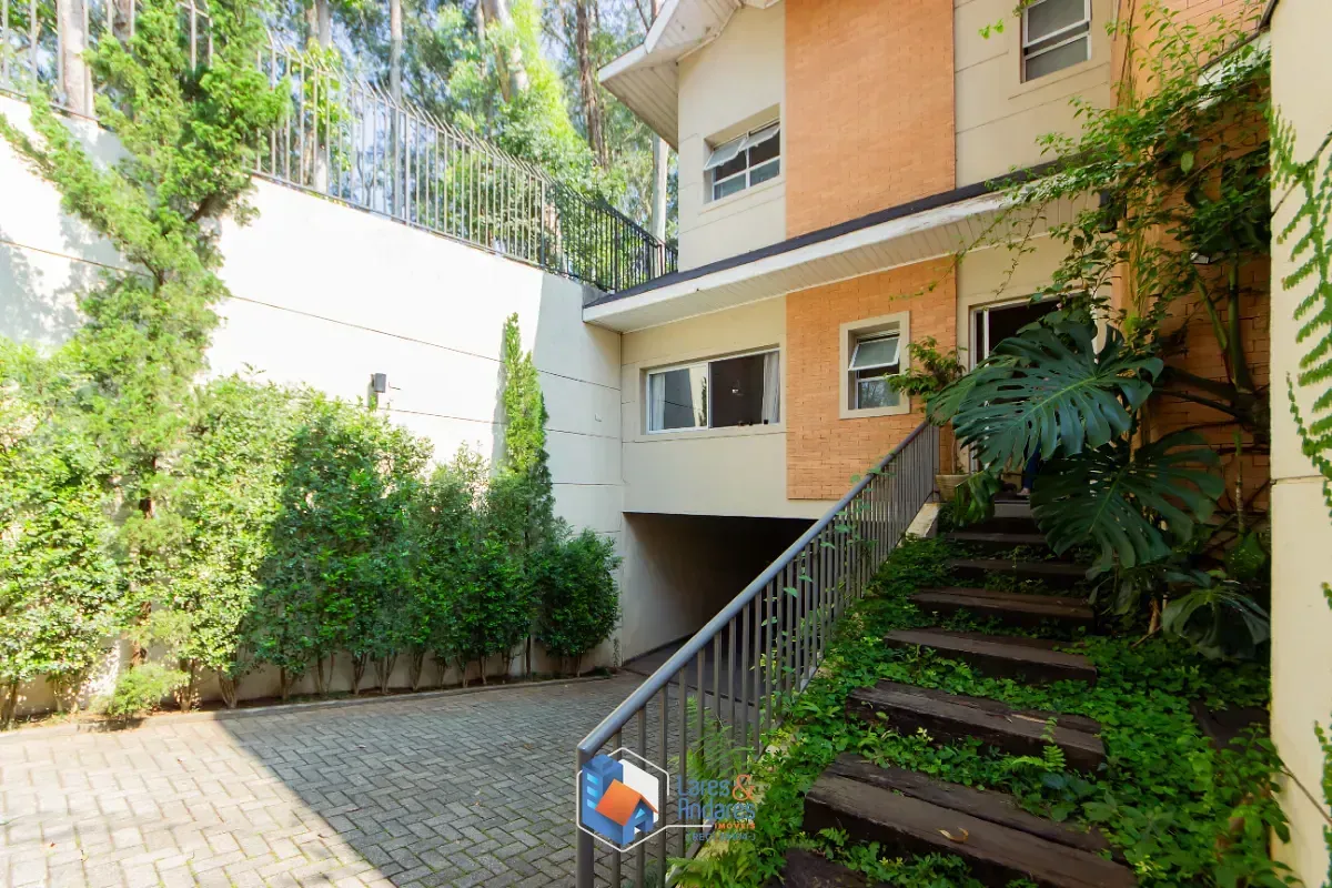 Imagem Casa no condomínio Solar dos Manacás para venda com 5 quartos, sendo 5 suítes, 428m²
