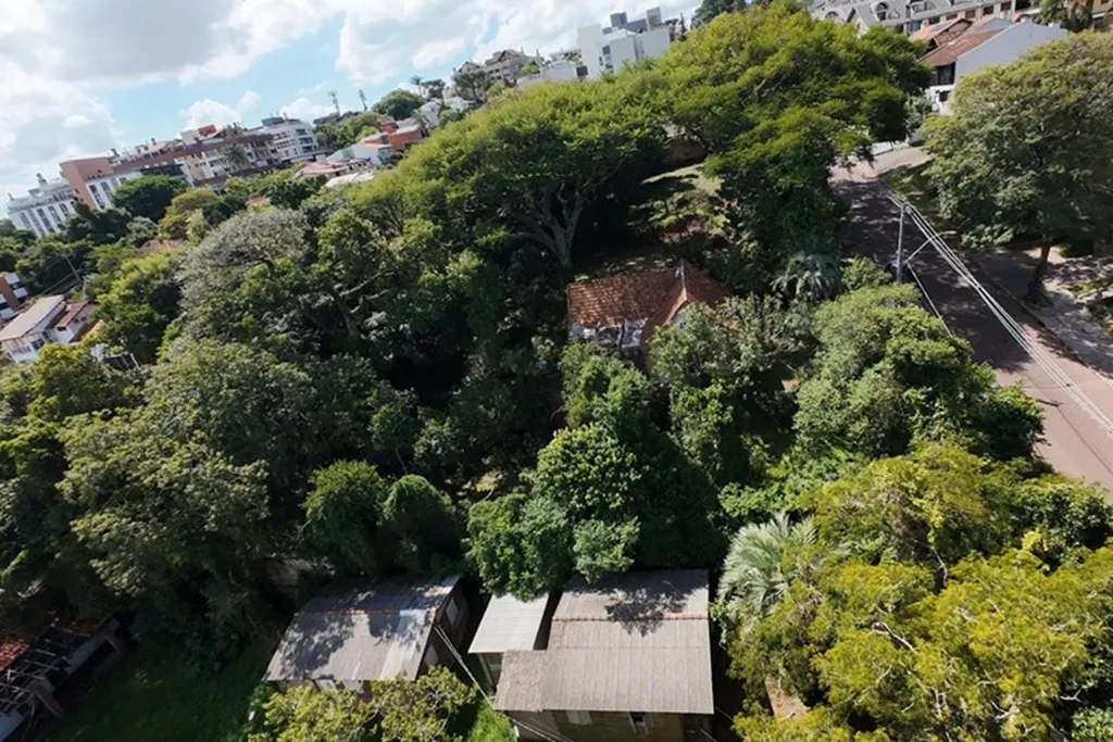 Imagem Terreno em Cristal