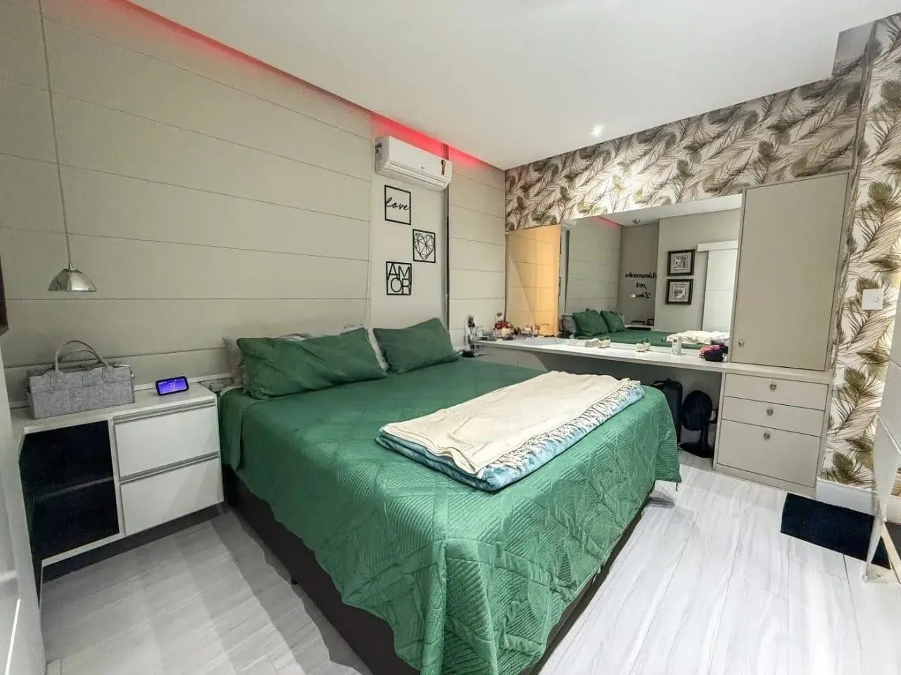 Imagem Apartamento para Venda em São José dos Campos, Jardim Satélite, 3 dormitórios, 2 suítes, 4 banheiros, 2 vagas