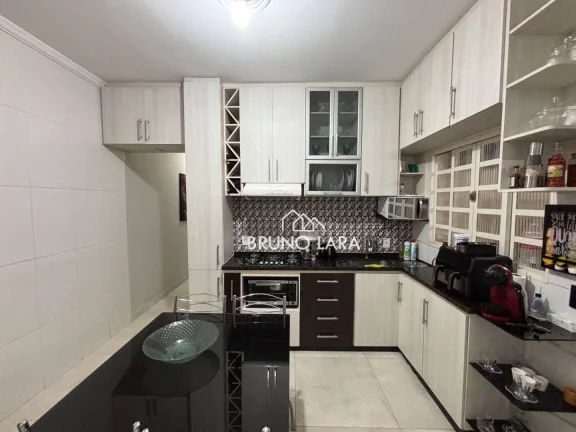 Imagem Casa à venda em Igarapé MG, bairro Canarinho.