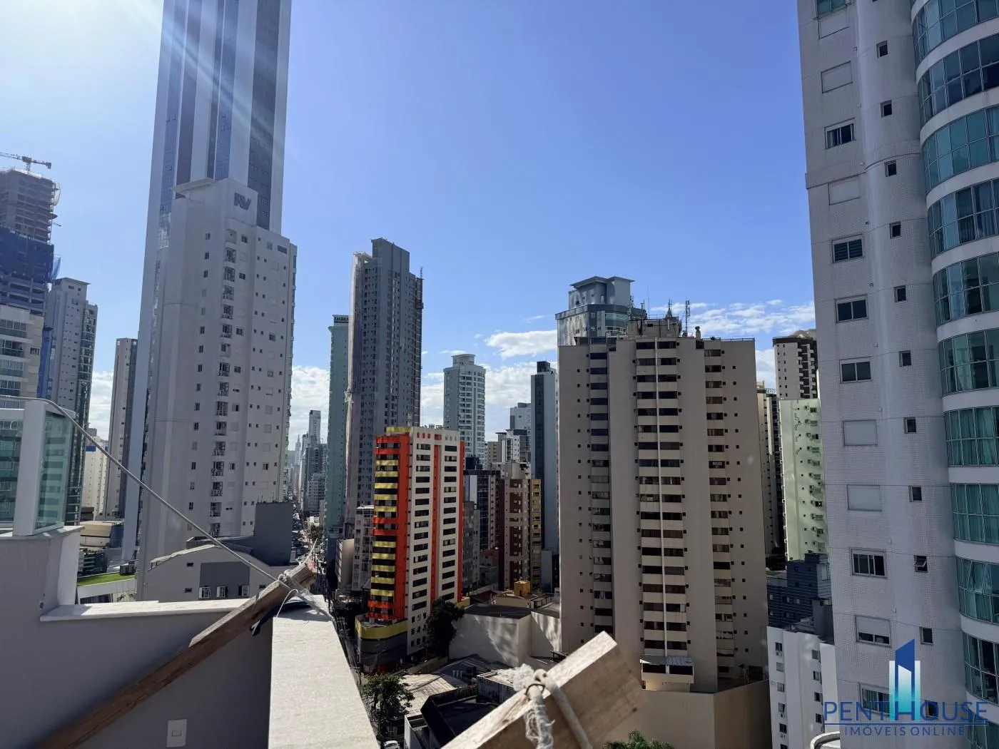 Imagem Cobertura para Venda em Balneário Camboriú, CENTRO, 3 dormitórios, 1 suíte, 3 banheiros, 3 vagas