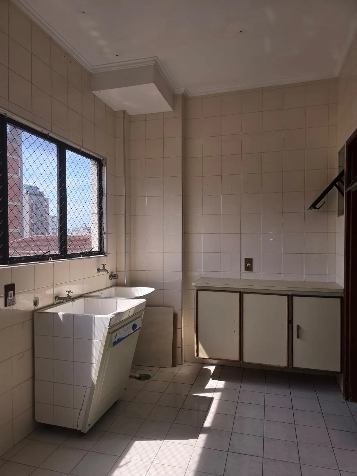 Imagem Imperdível apartamento à venda em Santos-SP, bairro Campo Grande! 3 quartos, 1 suíte, 1 sala, 2 banheiros, 1 vaga de garagem, 182,00m² de área.