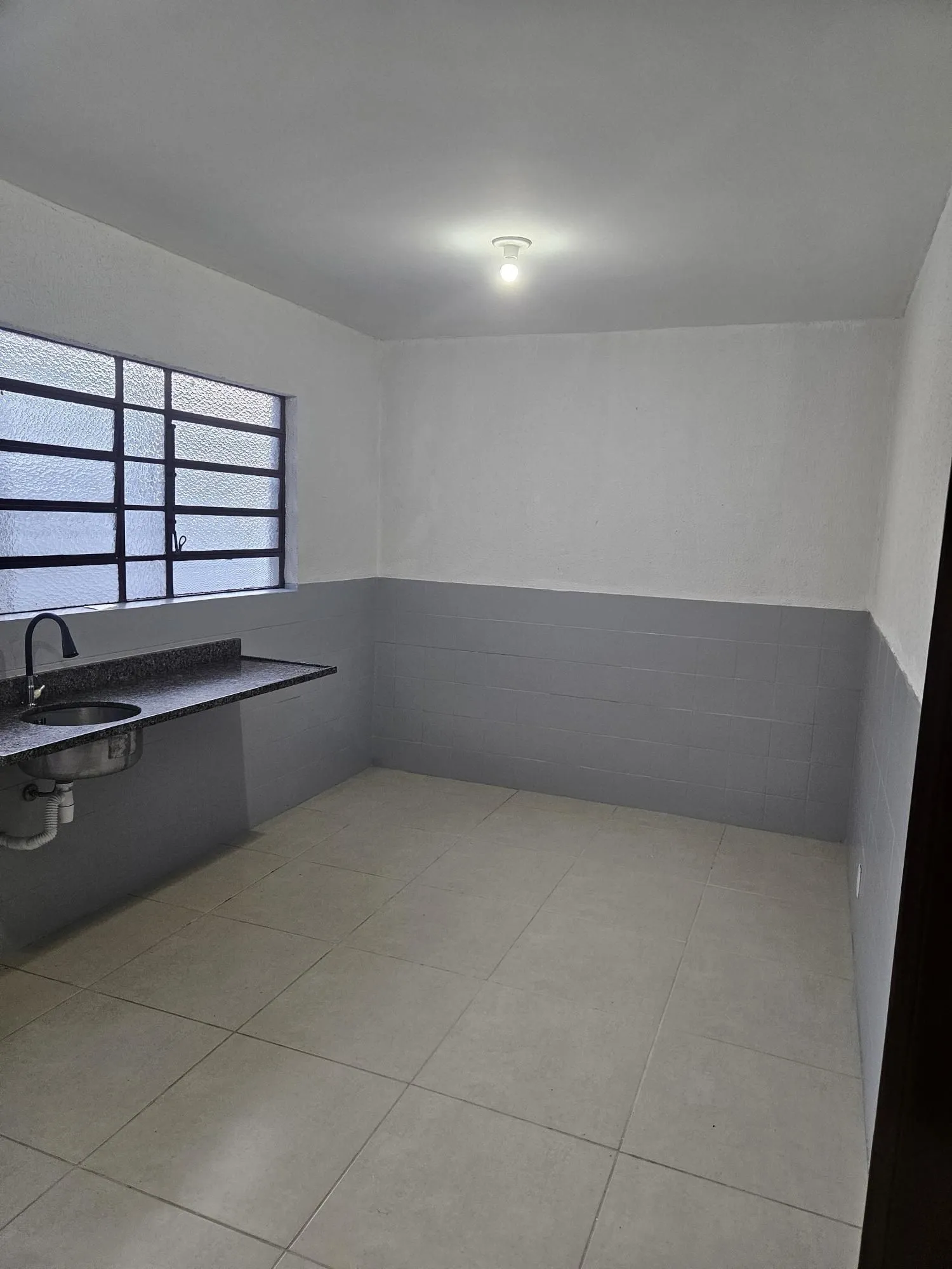 Imagem Casa toda reformada na avenida nonoai