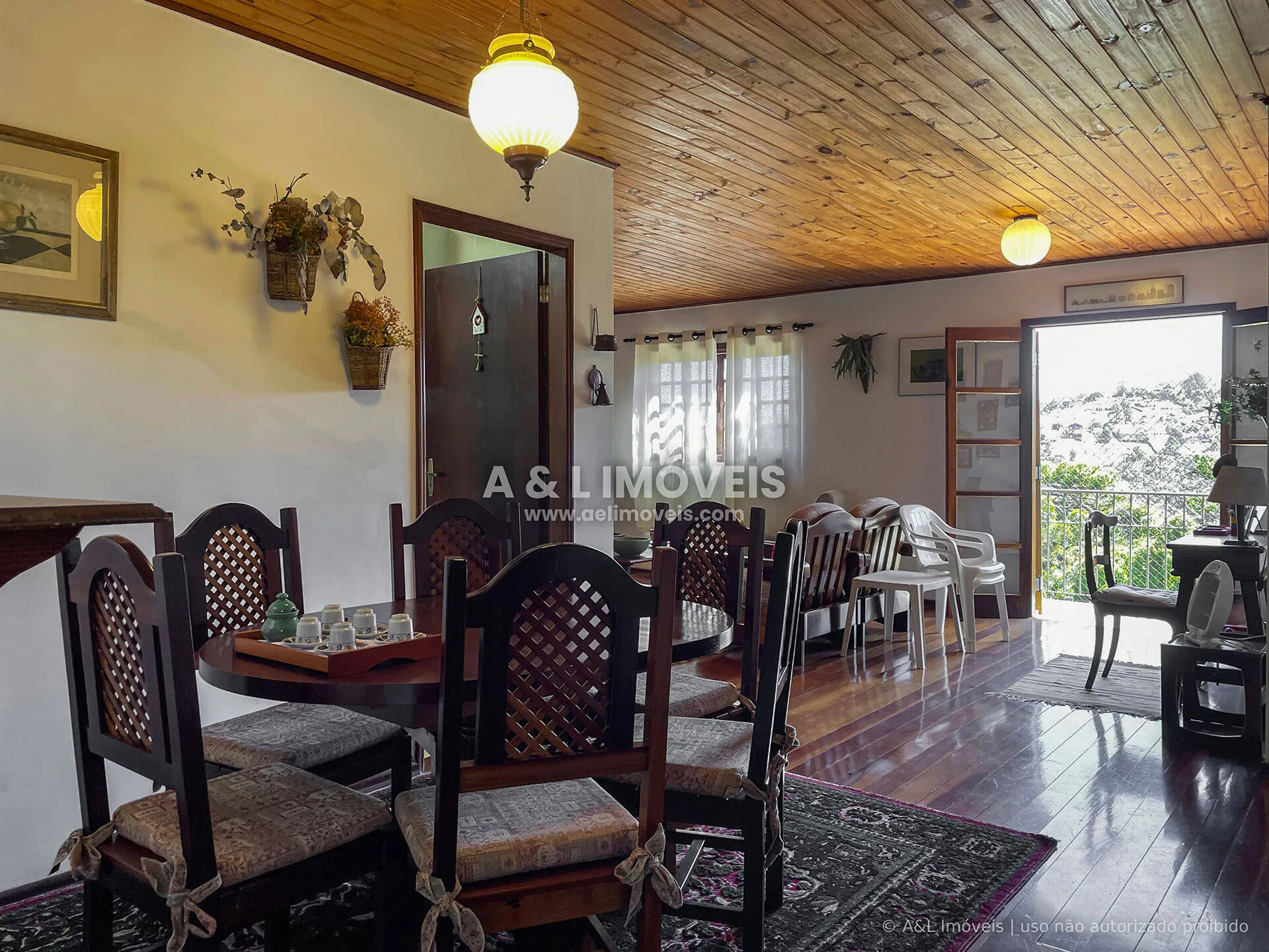 Imagem Apartamento 106,02 m² em Campos do Jordão | Lareira e Living em Madeira
