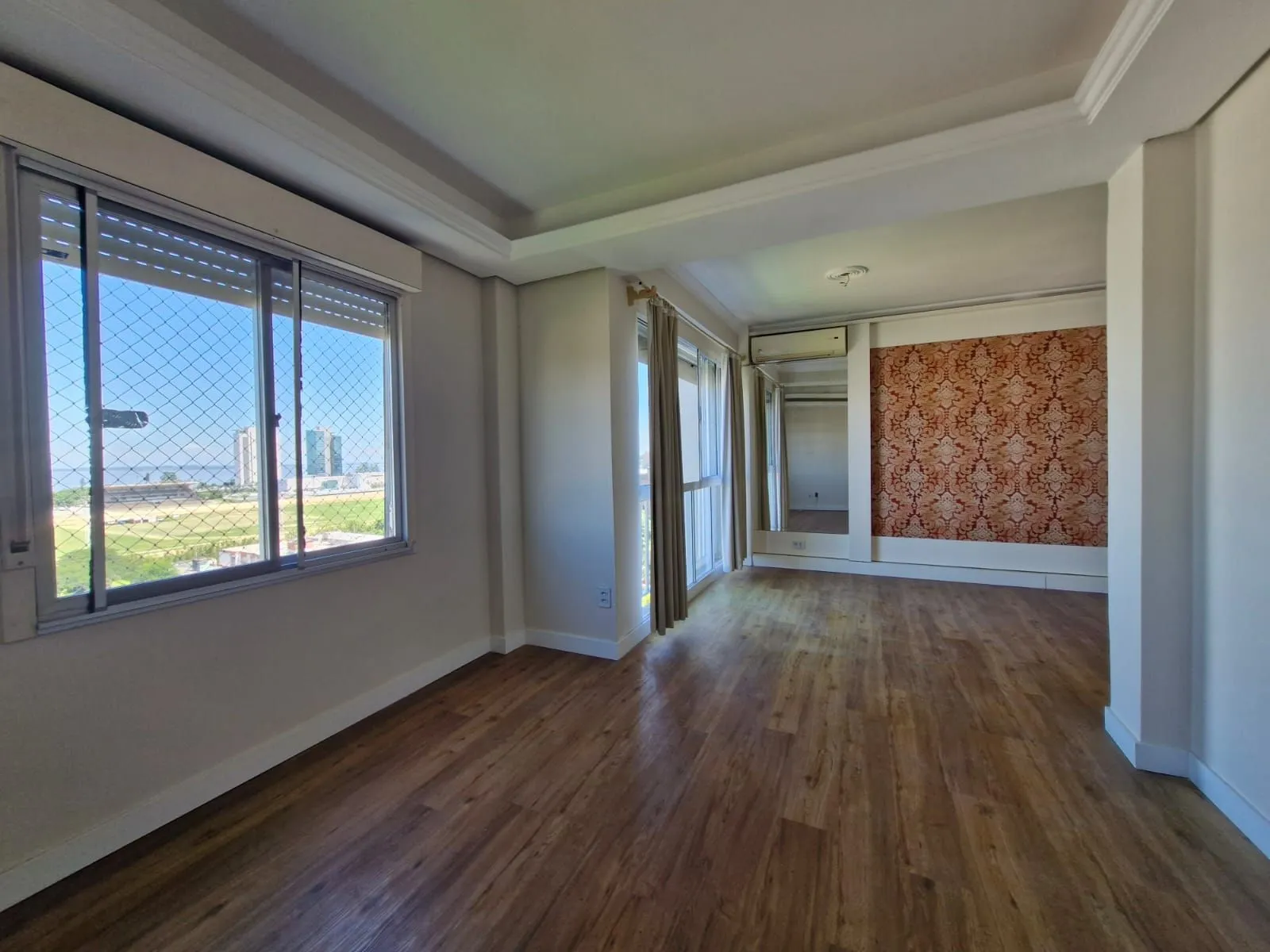 Imagem Apartamento no bairro Cristal de 2 dormitórios e vaga DESOCUPADO