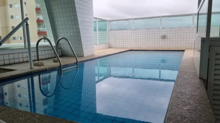 Imagem Este apartamento com 2 Dormitorios, oferece uma área de lazer completa, com piscina para adultos e crianças, garantindo diversão para toda a família, á venda na Imobiliaria Consulte Imoveis.