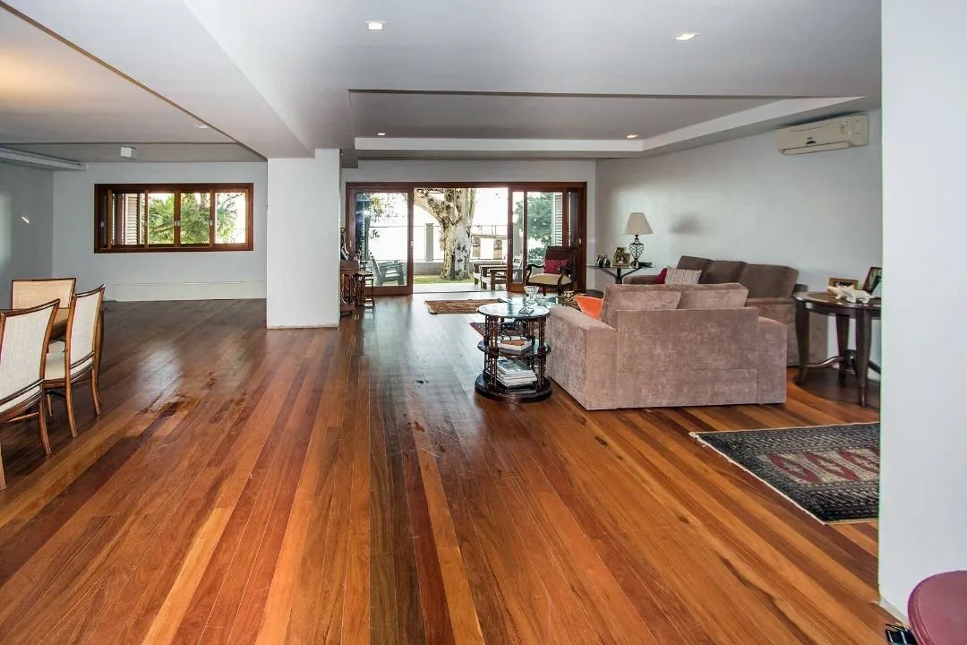 Imagem Casa para Venda - 420m², 4 dormitórios, sendo 3 suites, 5 vagas - Tristeza