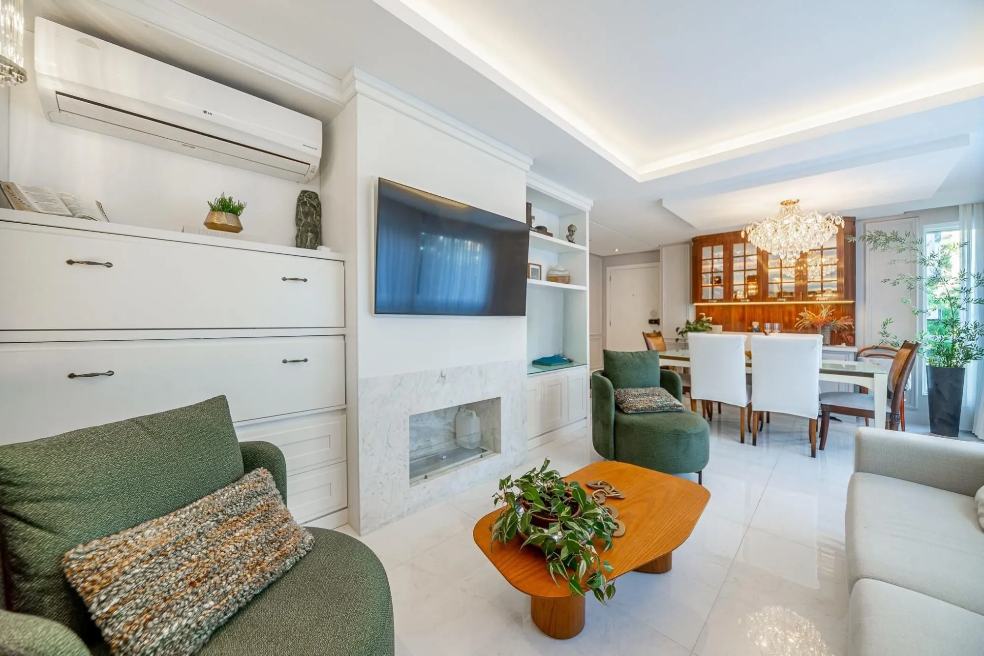 Imagem Apartamento 3 dormitórios, sendo 3 suítes e 2 vagas no Petropolis
