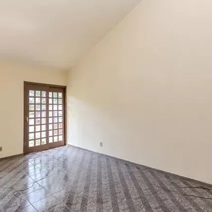 Imagem Casa à Venda na Rua da Gruta - 241,99m² - Próxima ao Hospital Divina Providência