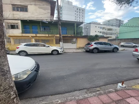 Imagem Casa de esquina com 6 quartos na Praia do Morro