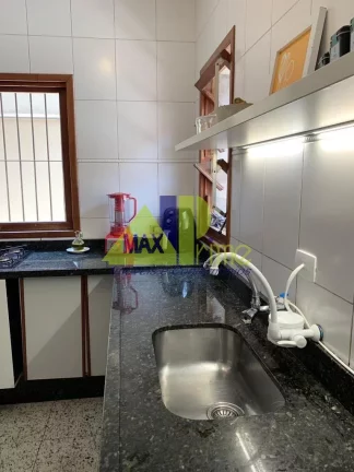 Imagem Imperdível: Casa à venda na Vila Amália, São Paulo-SP, com 3 quartos, 1 suíte, 2 banheiros e 3 vagas de garagem!