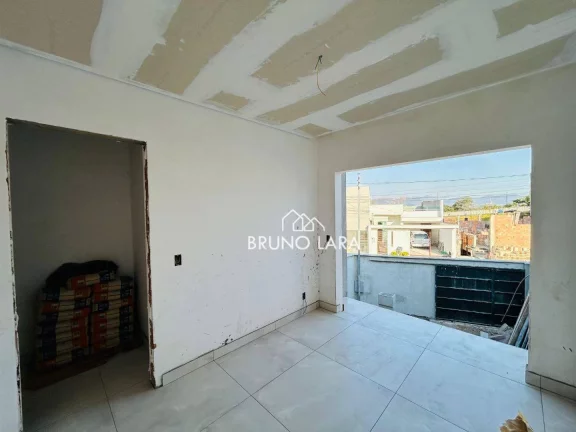 Imagem Casa duplex à venda no bairro Jardim Petrópolis- Betim/MG
