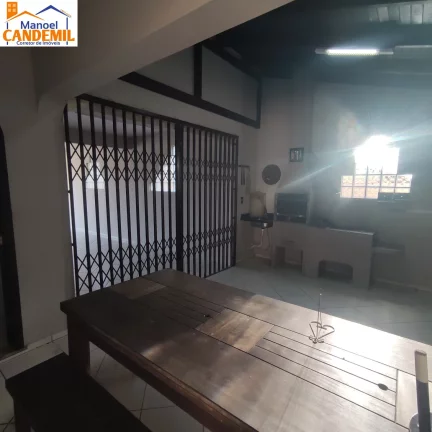 Imagem Casa Averbada à venda em Joinville, bairro Iririú