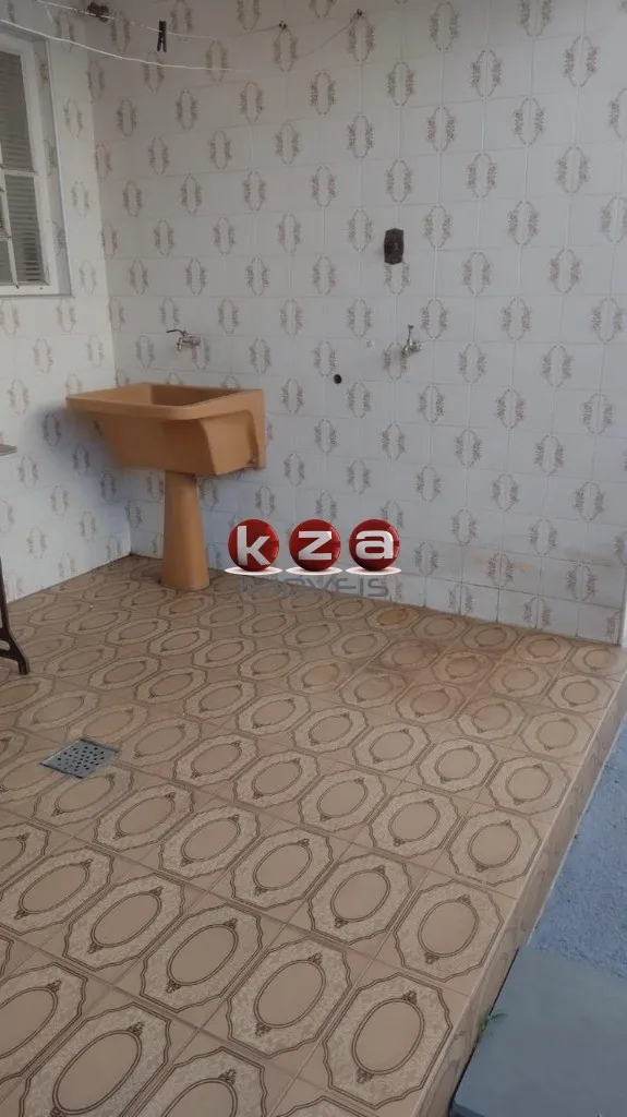 Imagem Oportunidade única: Casa comercial à venda ou locação no Centro de Vinhedo-SP, 2 quartos, 2 salas, 1 banheiro, 3 vagas, 134 m².
