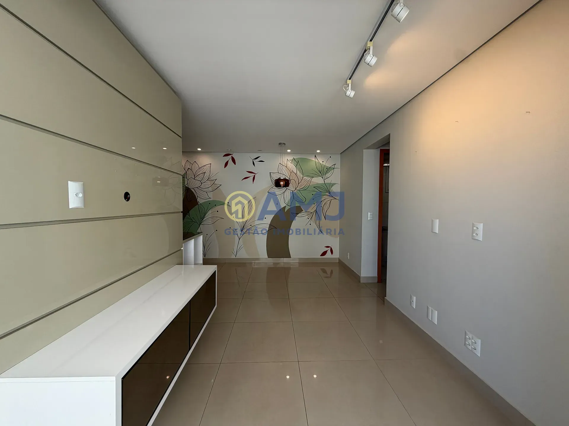 Imagem APARTAMENTO À VENDA | OPORTUNIDADE - PRAÇA SUDOESTE | VILA LUCY