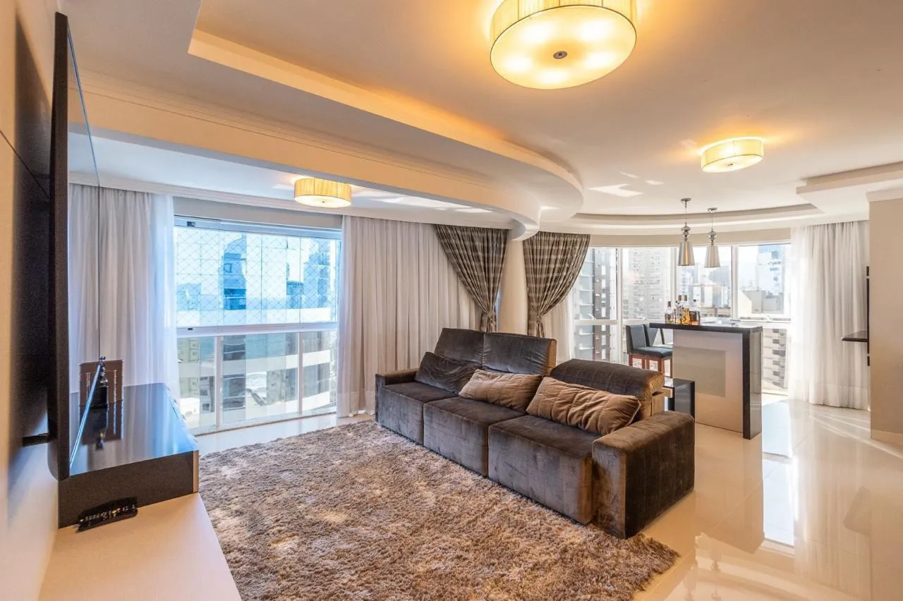 Imagem Apartamento com vista para o mar à venda com 202m2 por R$ 3.900.000,00