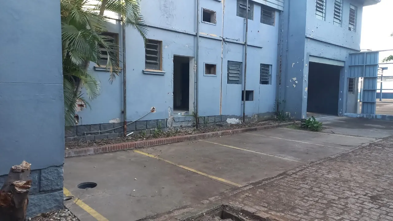 Imagem Excelente oportunidade de locação: terreno com 31 metros de frente por 60 metros de profundidade, ...