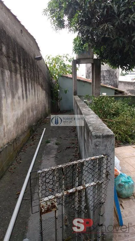 Imagem Terreno com casa construida com 350 metros no Parque do Carmo.