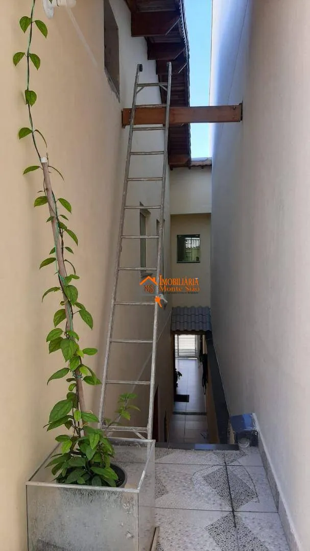 Imagem Sobrado com 3 dormitórios à venda, 177 m² por R$ 550.000,00 - Jardim Maria Clara - Guarulhos/SP