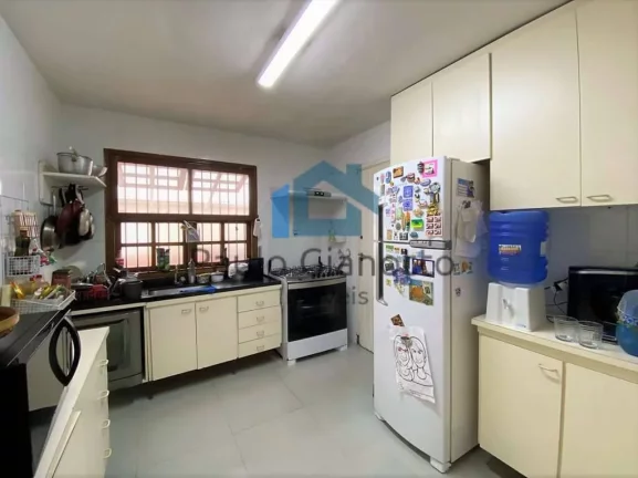 Imagem Casa de campo térrea à venda na Granja Viana