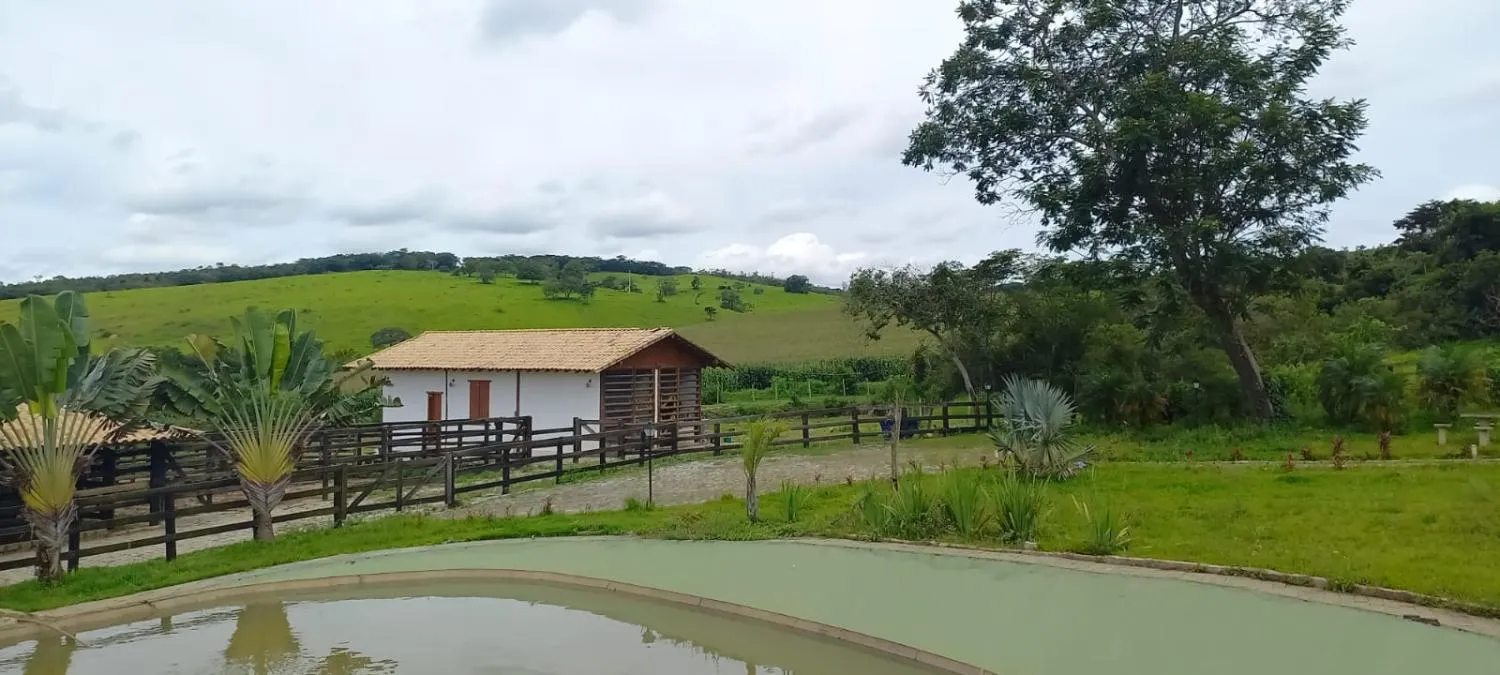 Imagem Vendo uma lindíssima fazenda na cidade de Oliveira/MG com 420 hectares de terra,