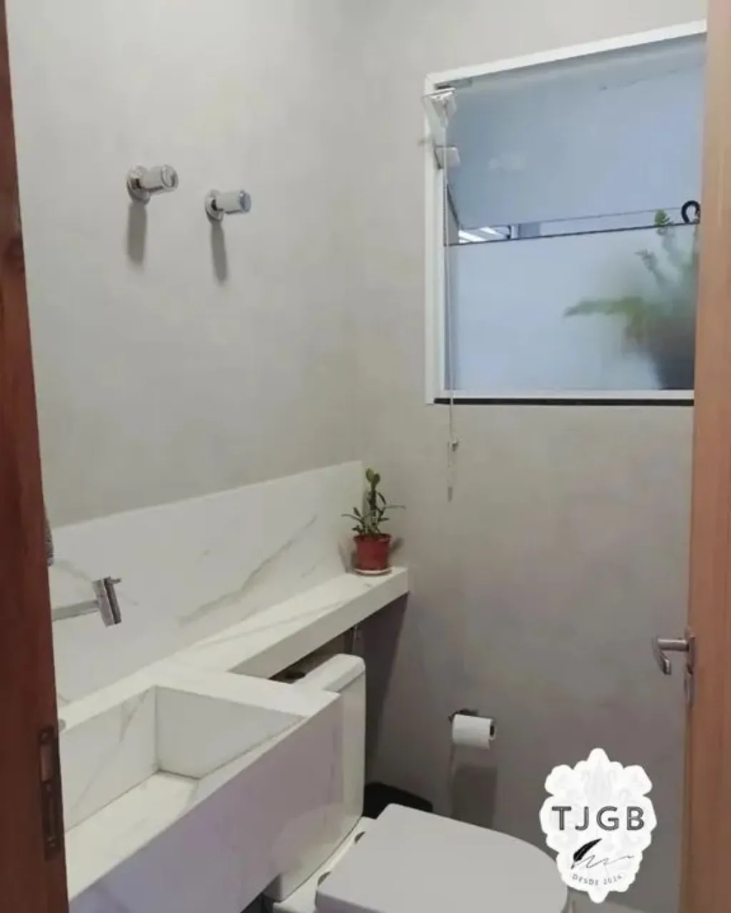 Imagem Casa em Condomínio à Venda em Sorocaba-SP: 3 Quartos, 1 Suíte, 2 Banheiros, 2 Vagas de Garagem e 140m² no Jardim Novo Horizonte!