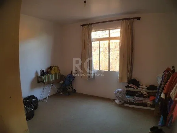 Imagem Casa para Venda - 252m², 3 dormitórios, 2 vagas - Belém Novo