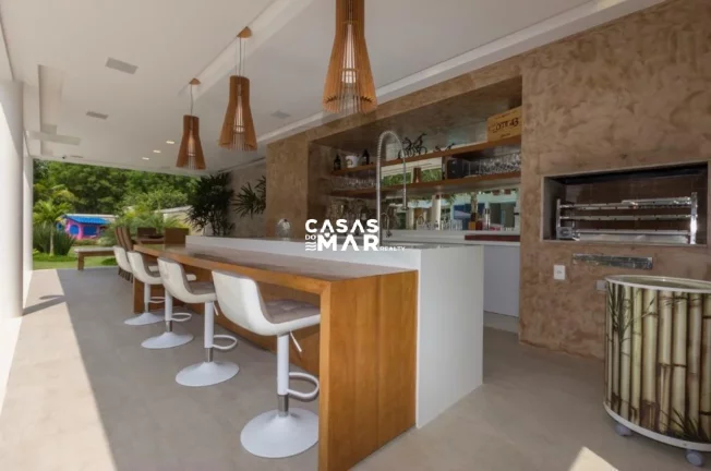 Imagem Imponente mansão de luxo na Barra da Tijúca: 5 quartos, 4 suítes, 3 salas, 7 banheiros, 2 vagas de garagem, 920m² de área. Venda!