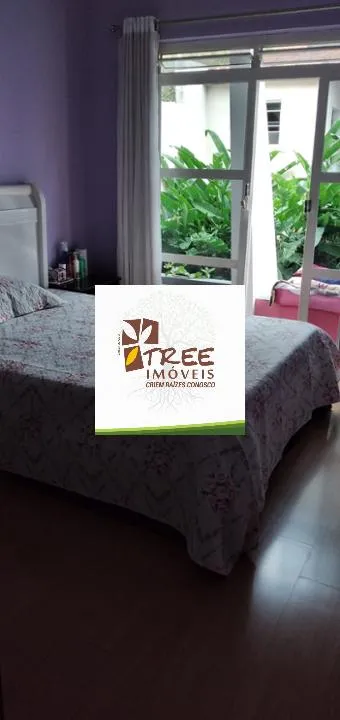 Imagem VENDA DE SOBRADO NO JARDIM RINCÃO, EM ARUJÁ/SP, 411m² com 2 suítes, ar-condicionado, sala 2 ambientes, piscina, churrasqueira e 2 vagas. CONSULTE-NOS.