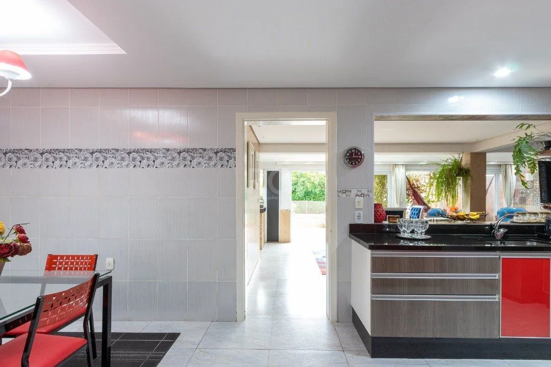 Imagem Casa para Venda - 342m², 3 dormitórios, sendo 2 suites, 2 vagas - Espírito Santo