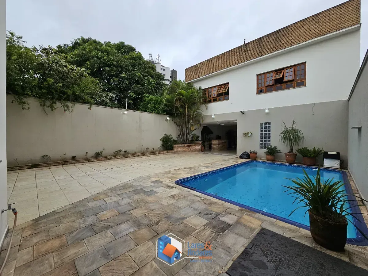 Foto do imóvel Sobrado para venda em Jardim Carlu com 4 quartos, sendo 2 suítes, 453m² em Rua Marques