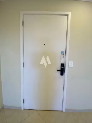 Imagem Sala Comercial pronta para uso em andar alto com vaga de garagem!