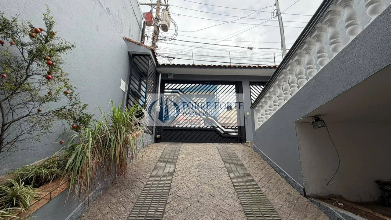 Imagem Linda casa, estilo sobrado, com 4 dormitórios e 4 vagas na Vila Alpina
