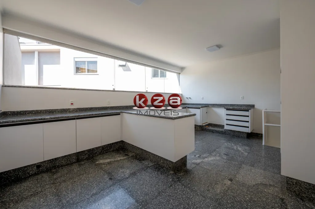 Imagem Imponente residência de luxo em condomínio Alphaville Residencial Zero: 4 quartos, 4 suítes, 3 salas, 7 banheiros, 8 vagas, 1.200m². Em Barueri-SP.
