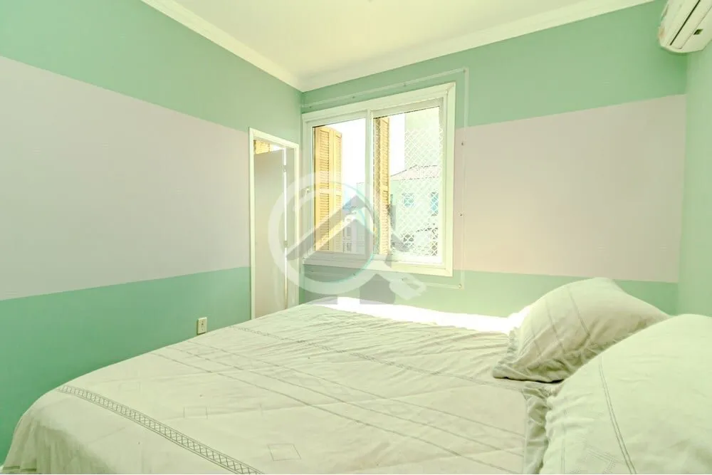 Imagem Descubra o charme deste aconchegante apartamento localizado na vibrante Cidade Baixa, um dos bairros...