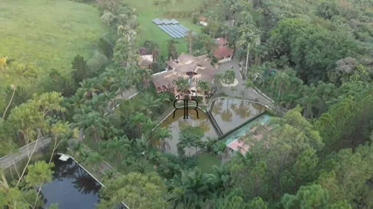 Imagem Venha conhecer o paraíso na terra! Este incrível sítio está localizado em uma das regiões mais ...