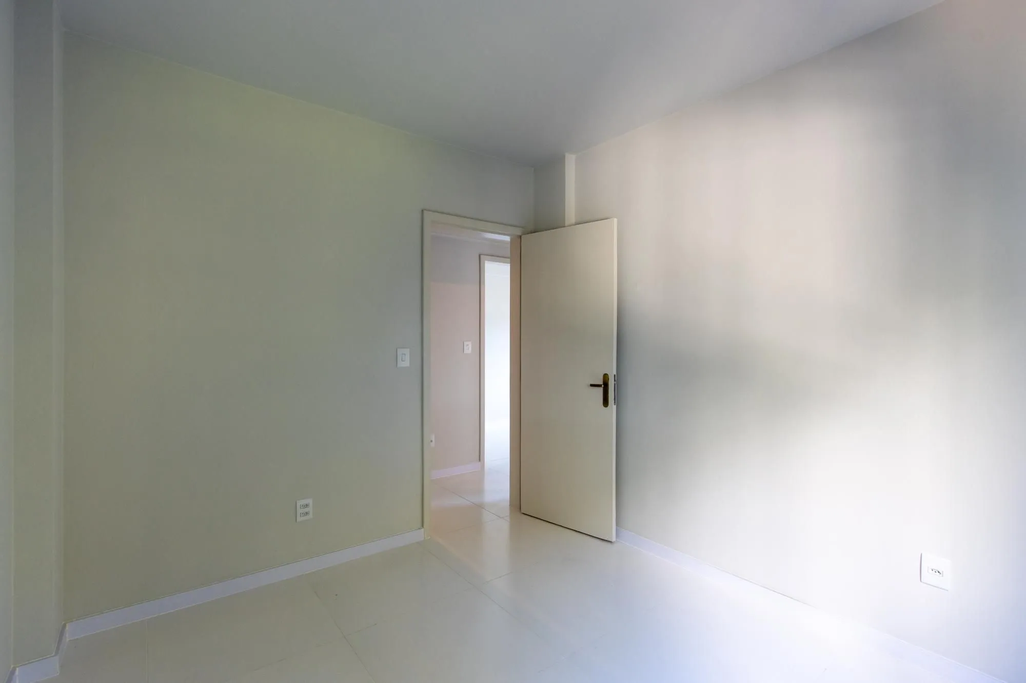 Imagem Apartamento 3 quartos, reformado, condomínio com infraestrutura - Bairro Cristal