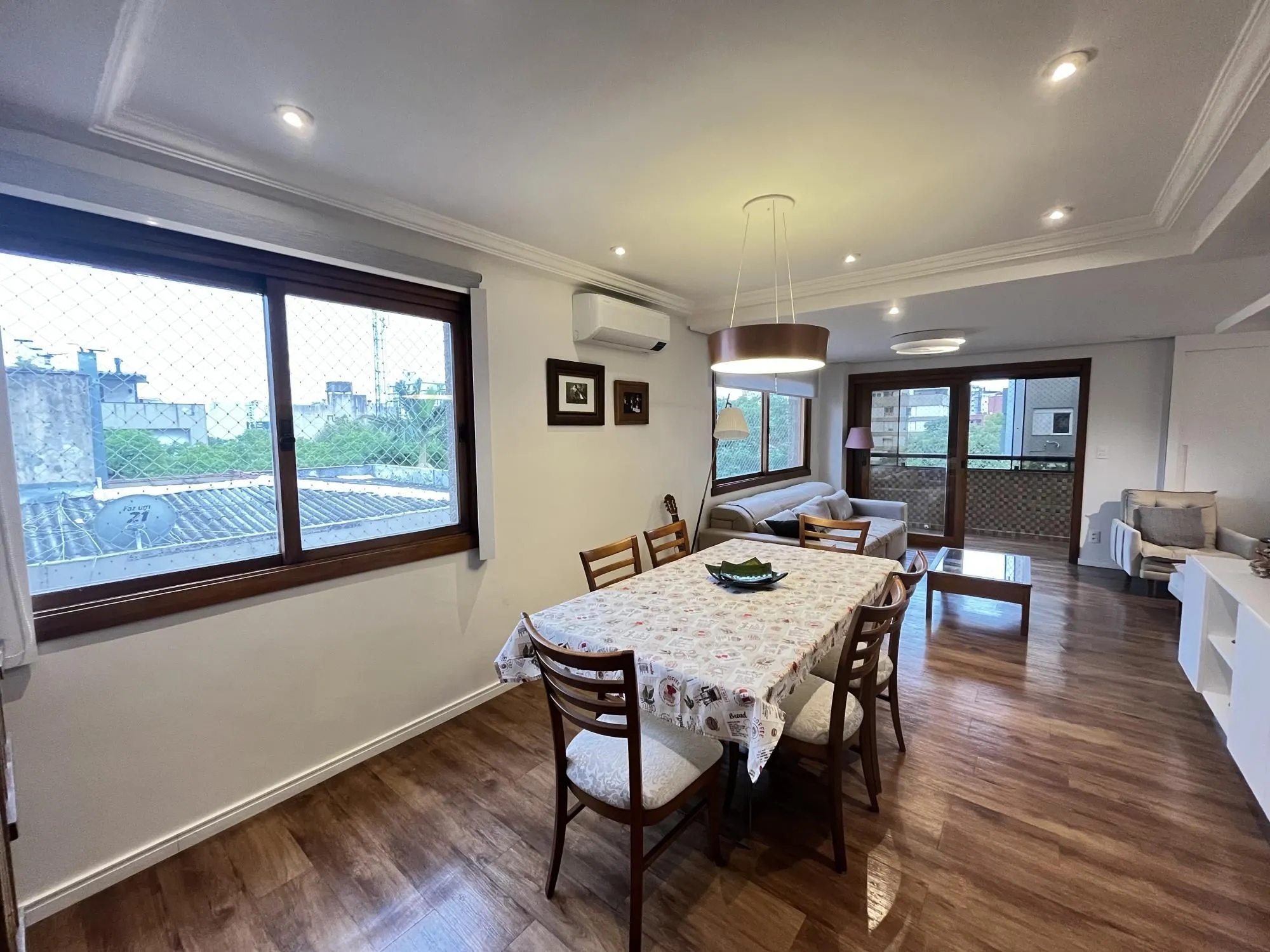 Imagem Apartamento de 3 quartos, 2 suítes, 1 americana e 2 vagas no bairro Farroupilha