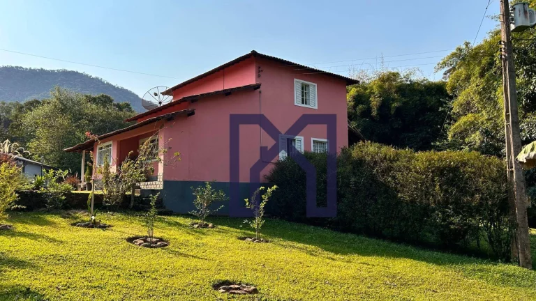 Imagem Chácara com 5 dormitórios à venda, 10000 m² por R$ 750.000,00 - São Pedro - Itajubá/MG
