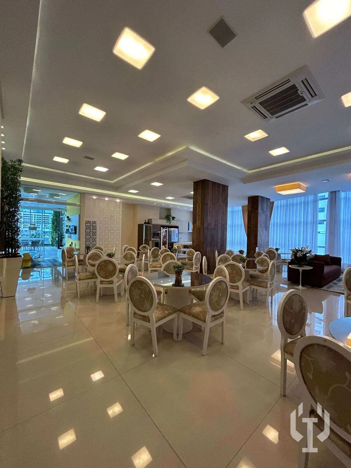 Imagem Apartamento à venda, no MAR DAS ARÁBIAS em Itapema, Meia Praia, com 3 quartos, 185,42m2