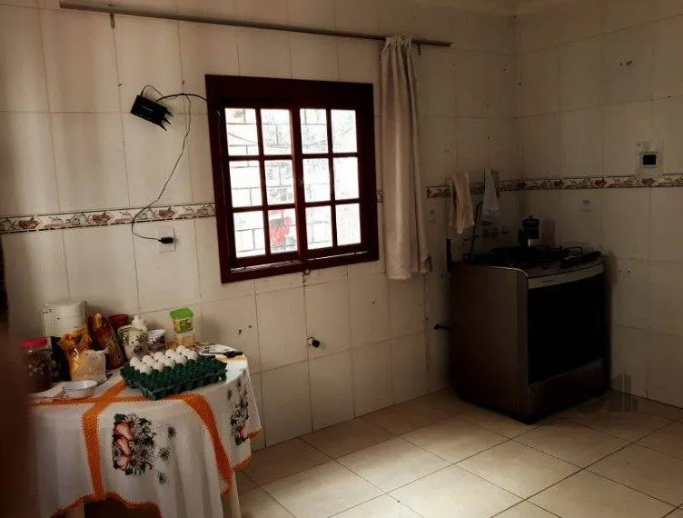 Imagem Casa para Venda - 200m², 5 dormitórios, sendo 1 suites, 4 vagas - Glória