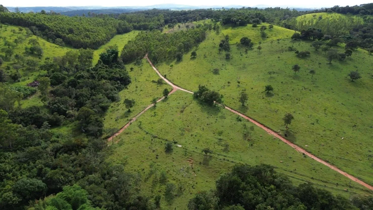 Imagem Terreno à Venda em Carmo da Mata / Cláudio: 27 Hectares com Estrutura Completa de Lazer