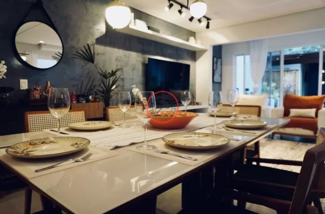 Imagem ESCRITURA DEFINITIVA, CASA DENTRO DE CONDOMÍNIO, TODA MOBILIADA A 50 METROS DA PRAIA, COM PISCINA PRIVATIVA E ÁREA GOURMET