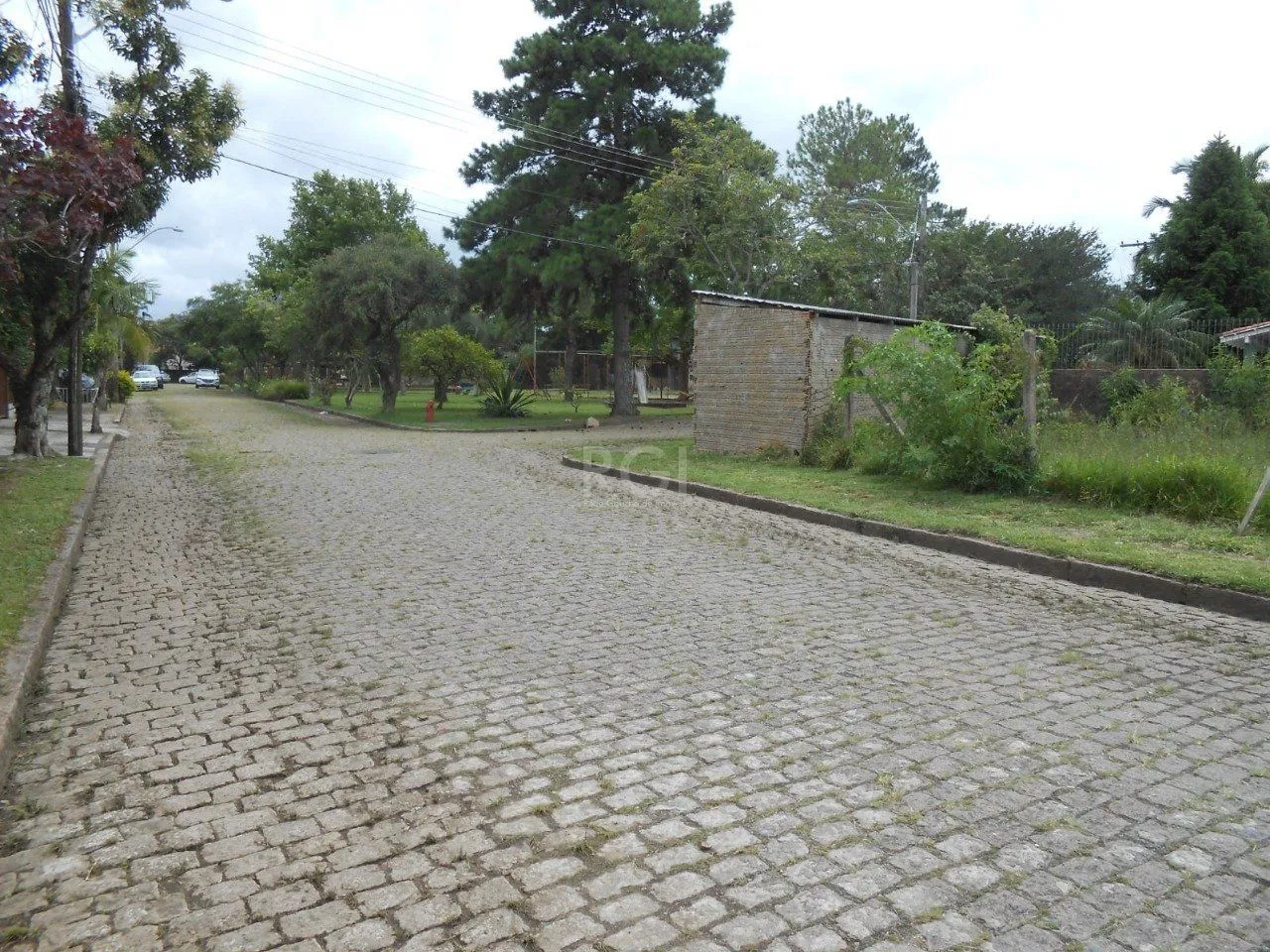 Imagem Terreno para Venda - 352m², 0 dormitórios, Serraria, Porto Alegre