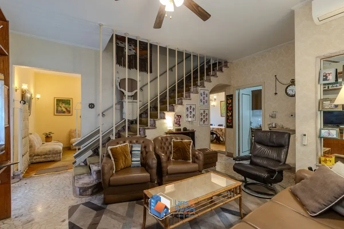 Imagem Casa para venda em Pacaembu com 3 quartos, 330m²