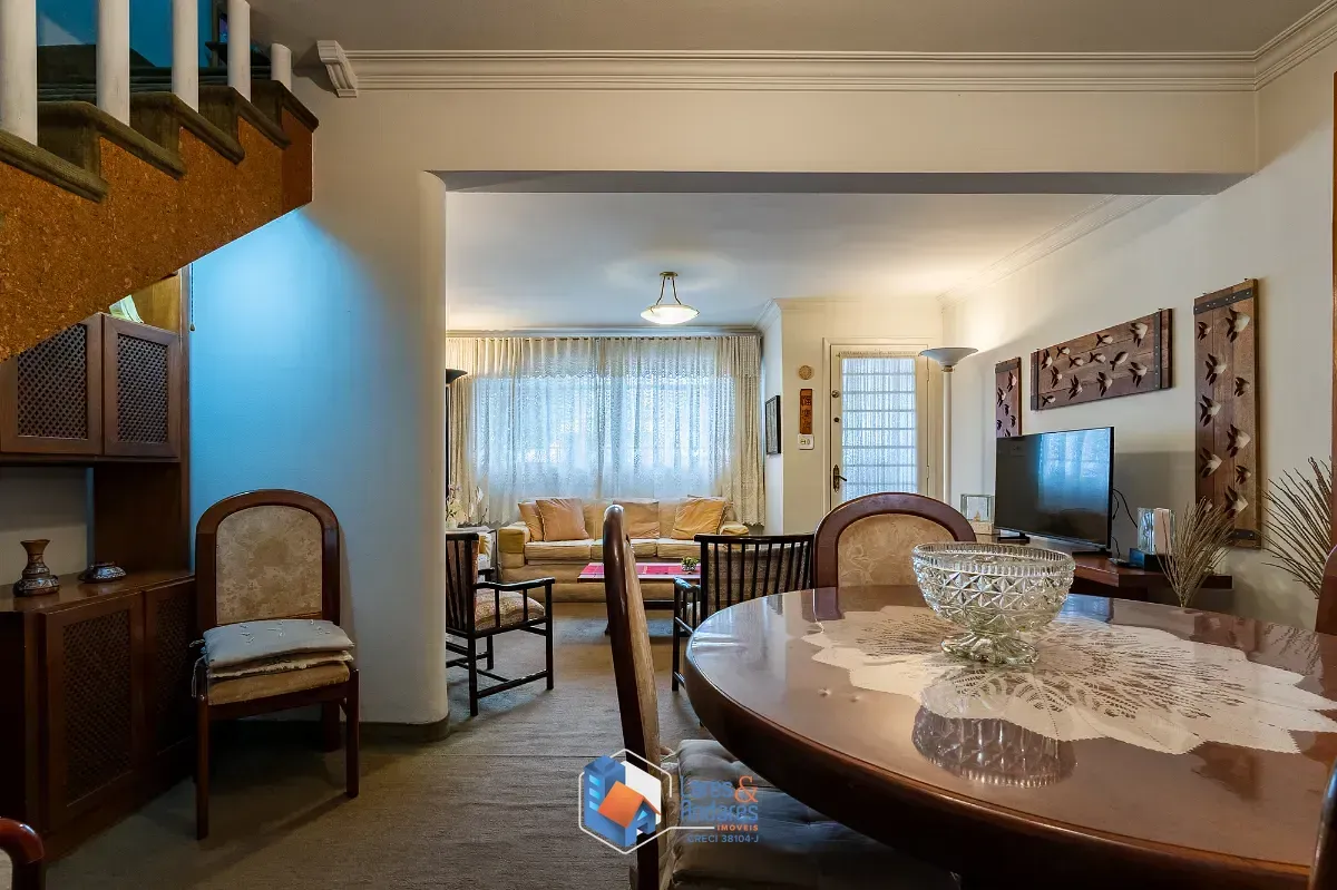 Imagem Casa para venda em Moema com 3 quartos, sendo 1 suíte, 100m²