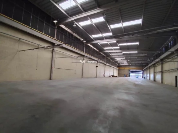 Imagem Galpão com 2500m2 em Itaquaquecetuba/SP