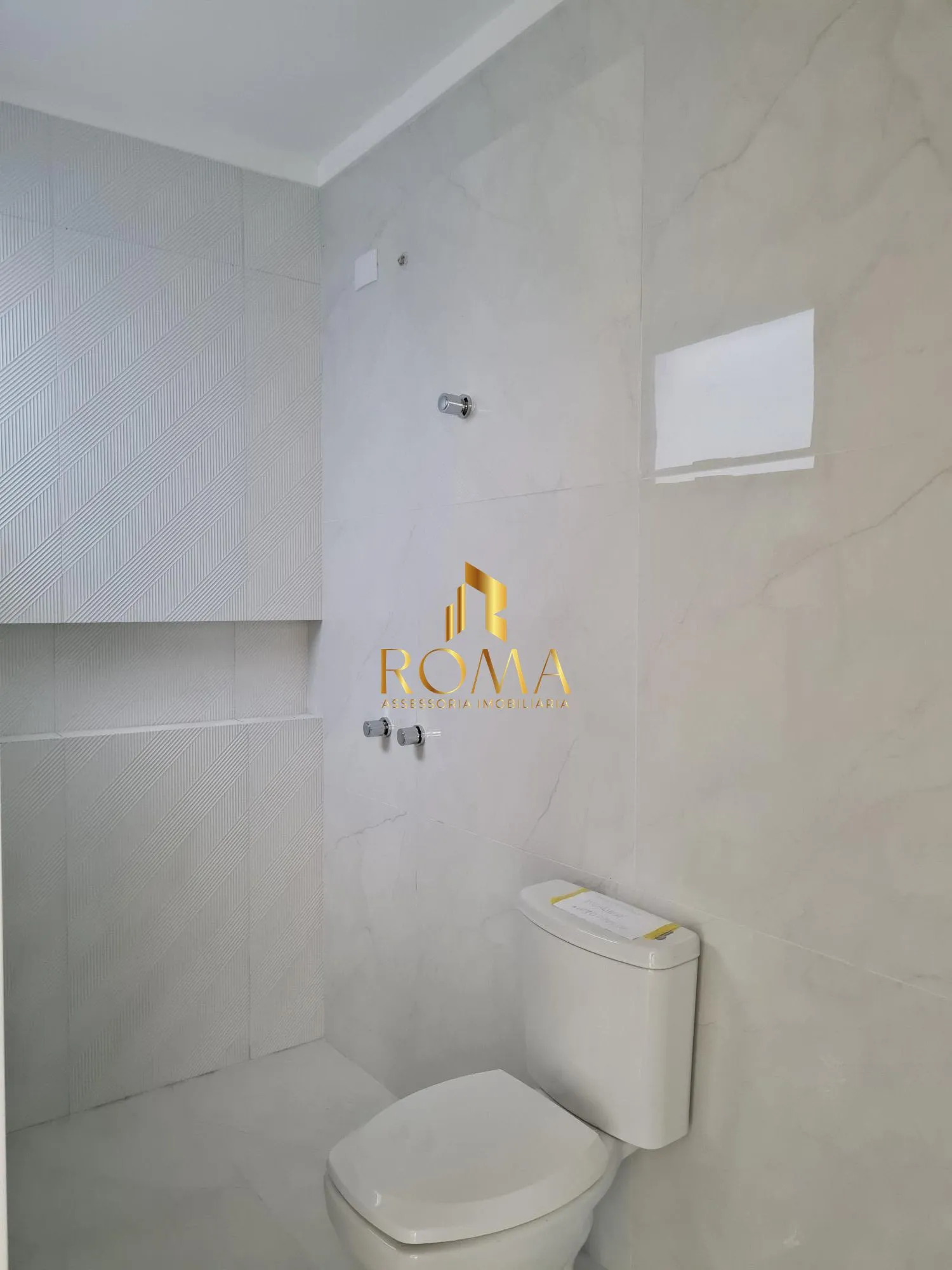 Imagem CASAS DOIS PISOS 03 DORMITÓRIOS E PÁTIO!!