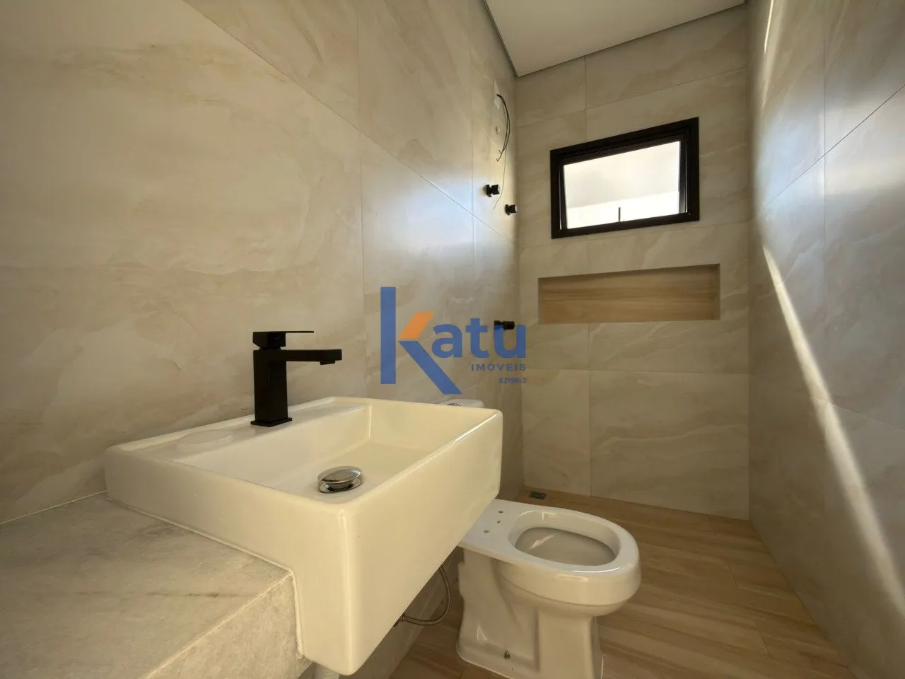 Imagem CASA À VENDA NO CONDOMÍNIO RESERVA ERMIDA - JUNDIAÍ/SP

O imóvel possui 147 m² de área constru...
