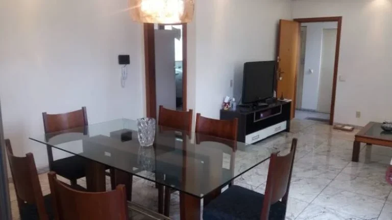 Imagem Apartamento com sala para 02 ambientes.